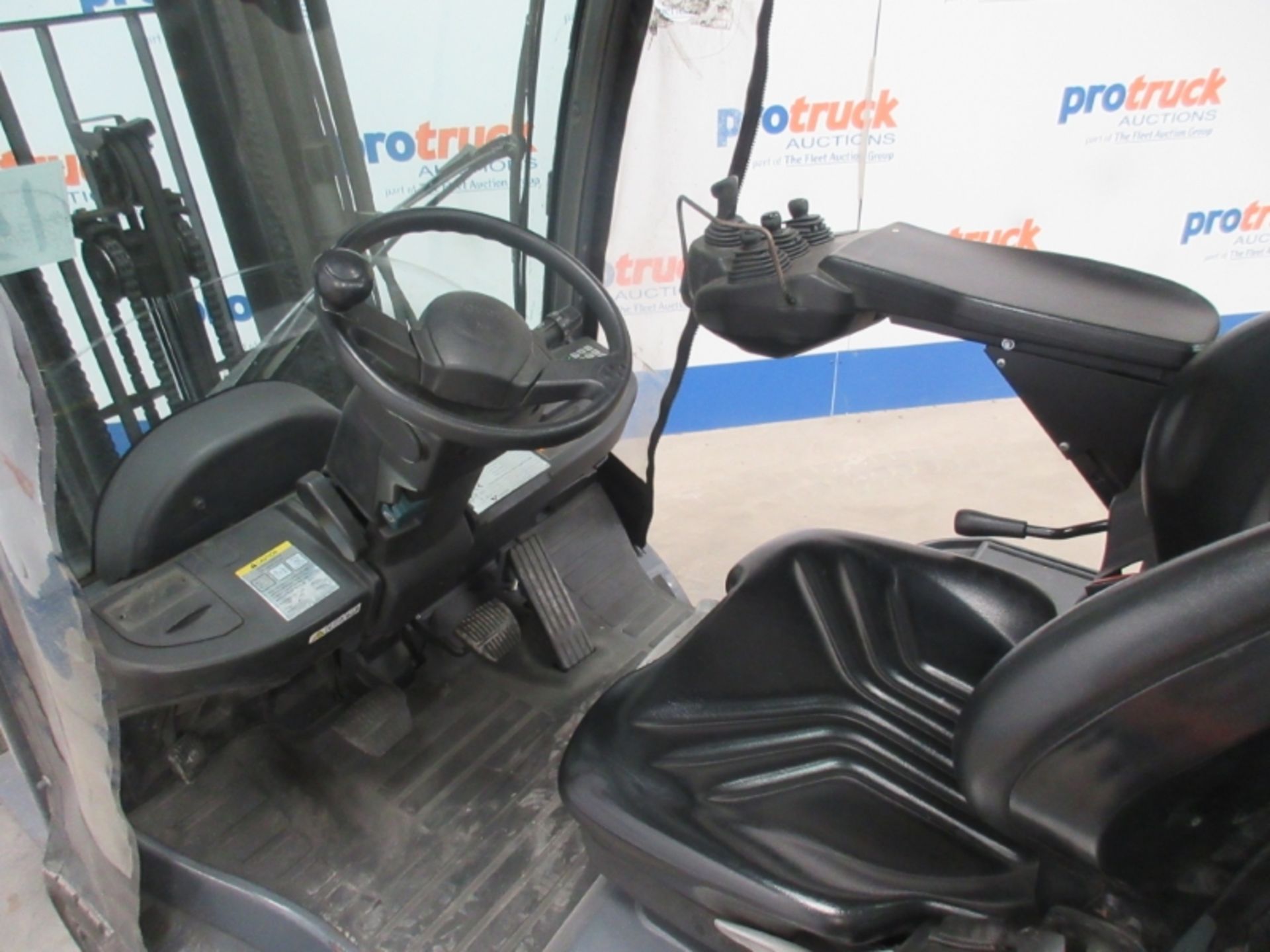 TOYOTA 02-8FGF18 Plant LPG / CNG - VIN: 8FGF18E61927 - Year: 2016 - 10,230 Hours - Triplex Forklift, - Image 5 of 7