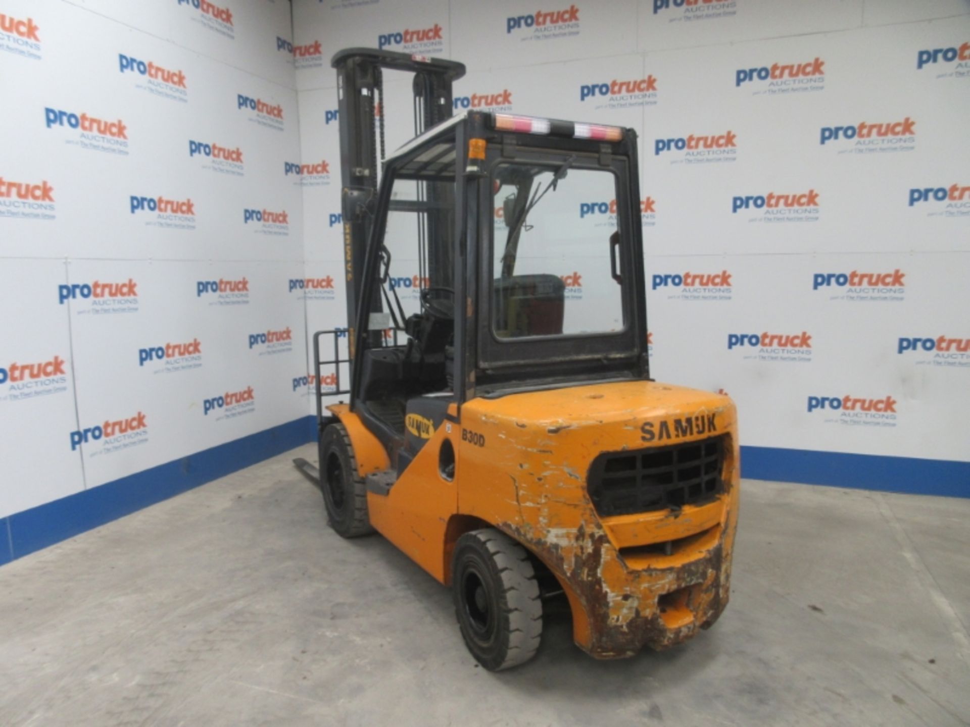 SAMUK B30D XW33M Plant Diesel - VIN: 101257076 - Year: 2011 - 5,376 Hours - Duplex Forklift, - Image 3 of 7