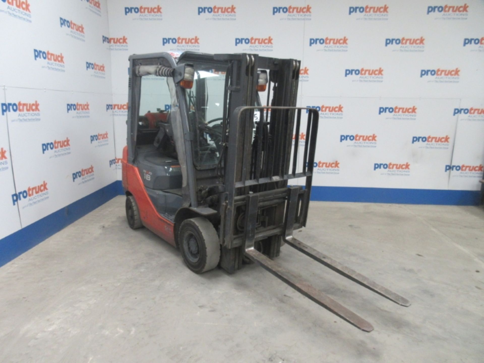 TOYOTA 02-8FGF18 Plant LPG / CNG - VIN: 8FGF18E61927 - Year: 2016 - 10,230 Hours - Triplex Forklift, - Image 2 of 7