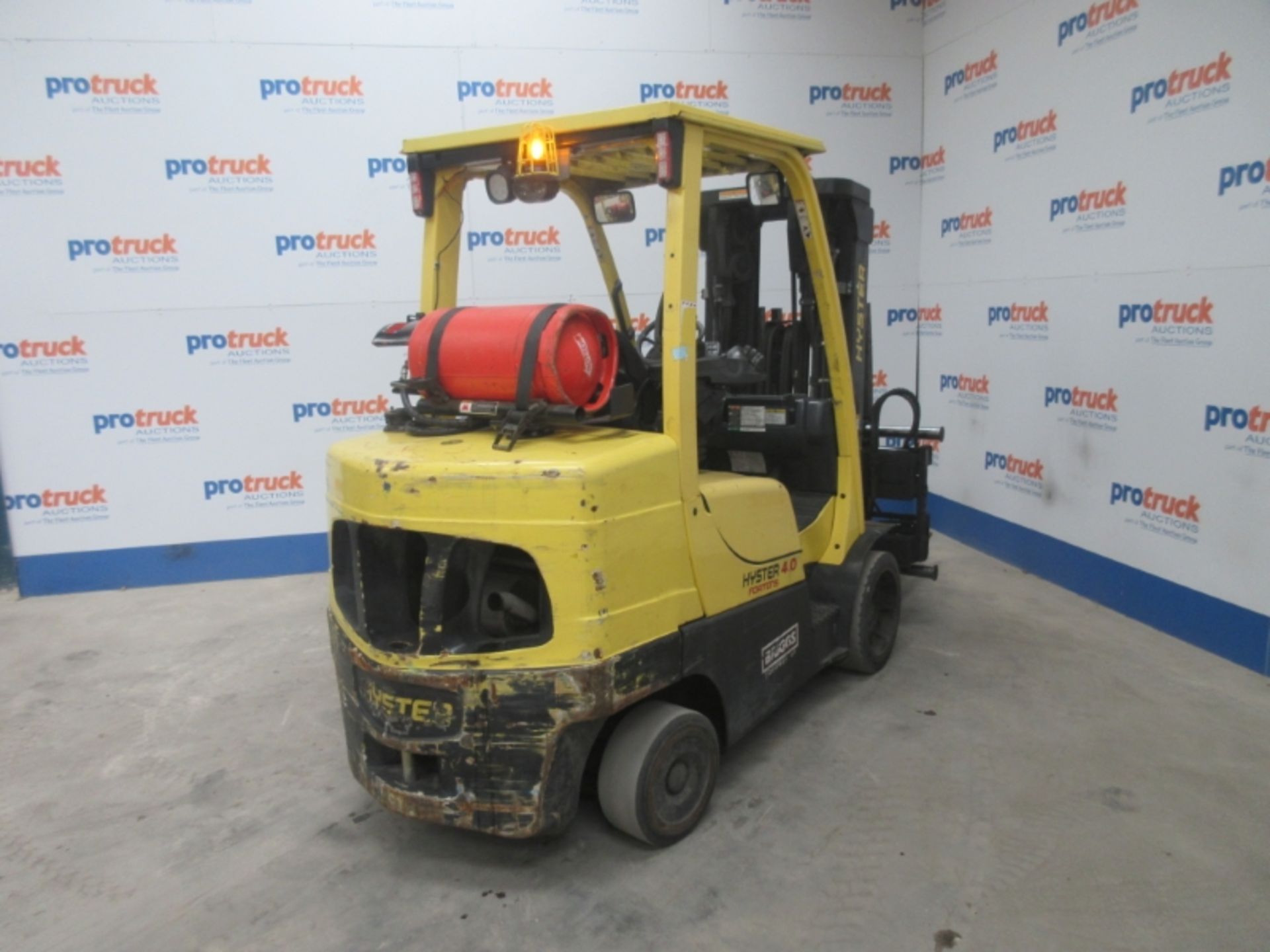 HYSTER S4.0FT Plant LPG / CNG - VIN: H004V02421L - Year: 2013 - 12,119 Hours - Triplex Forklift, - Image 5 of 8