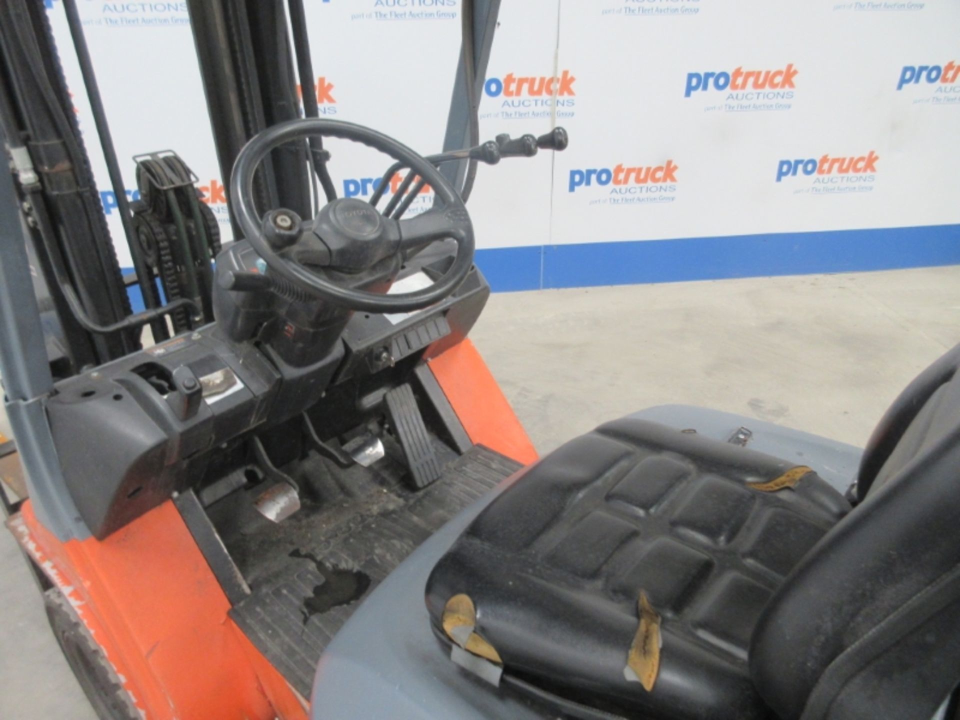 TOYOTA 02-7FDF18 Plant Diesel - VIN: E15937 - Year: 2007 - 7,943 Hours - Triplex Forklift, - Image 5 of 7