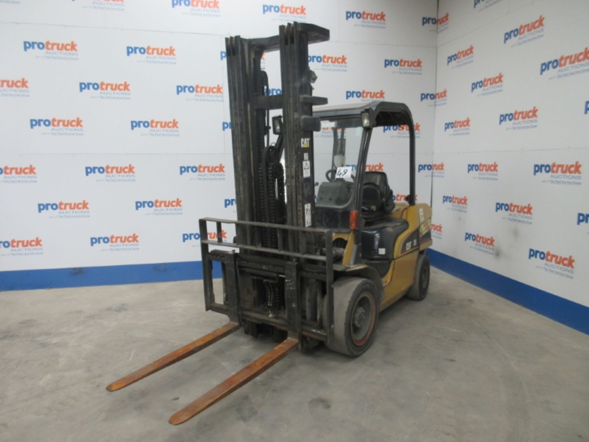 CATERPILLAR DP35N Plant Diesel - VIN: ET14E50690 - Year: 2006 - 8,673 Hours - Triplex Forklift,