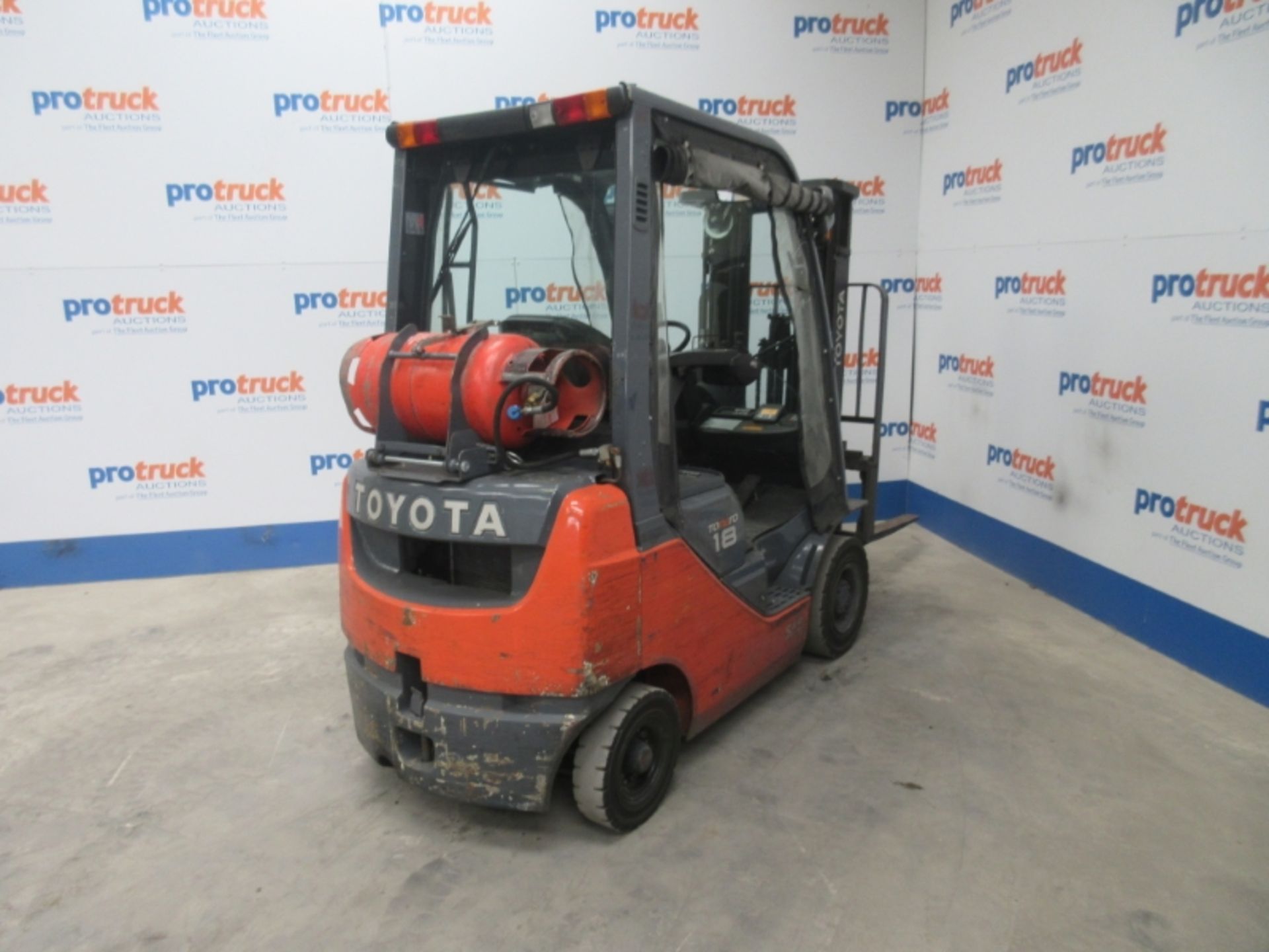 TOYOTA 02-8FGF18 Plant LPG / CNG - VIN: 8FGF18E61927 - Year: 2016 - 10,230 Hours - Triplex Forklift, - Image 4 of 7