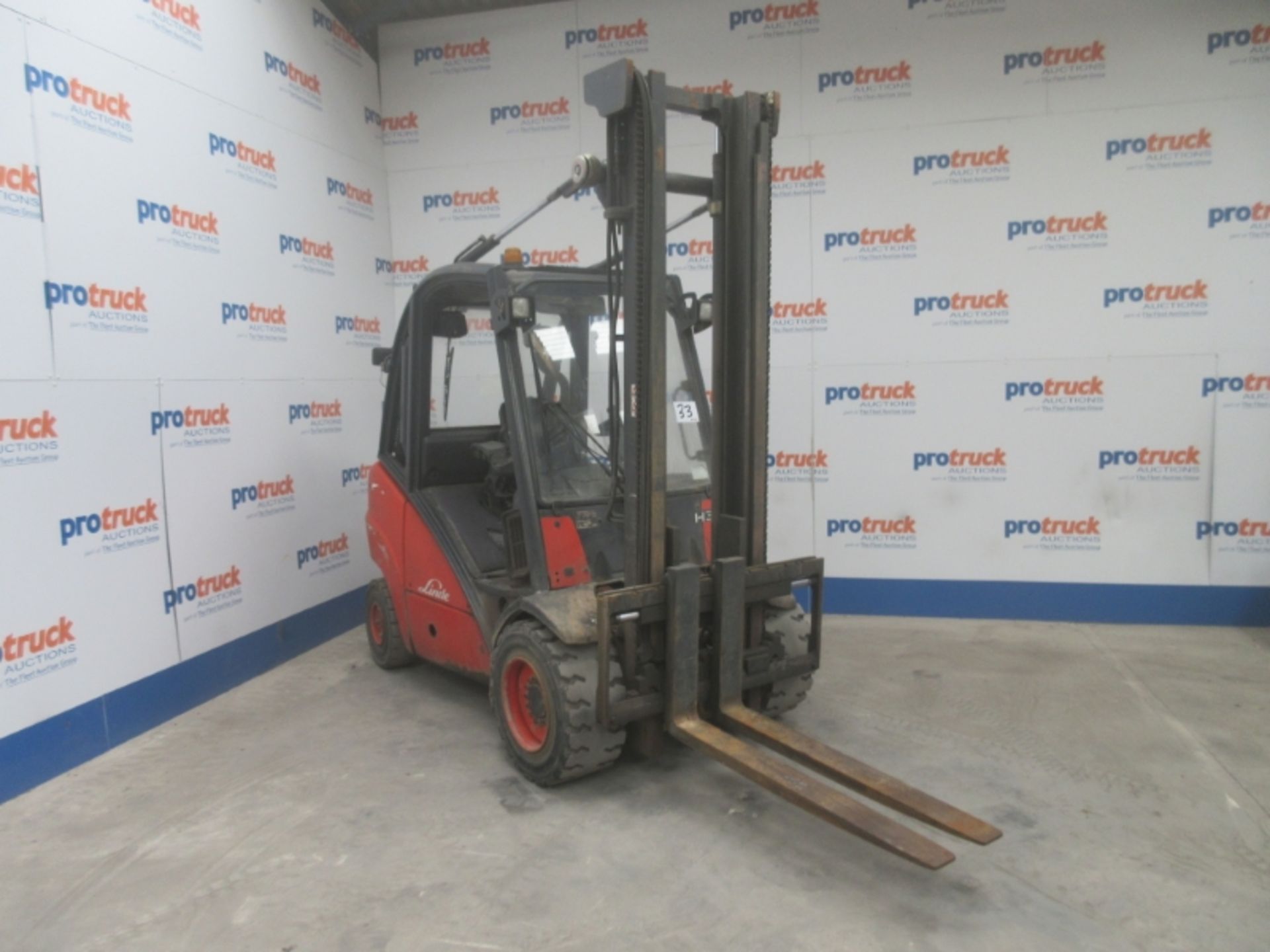 LINDE H30D Plant Diesel - VIN: H2X393T04473 - Year: 2006 - 11,012 Hours - Duplex Forklift, - Image 2 of 7