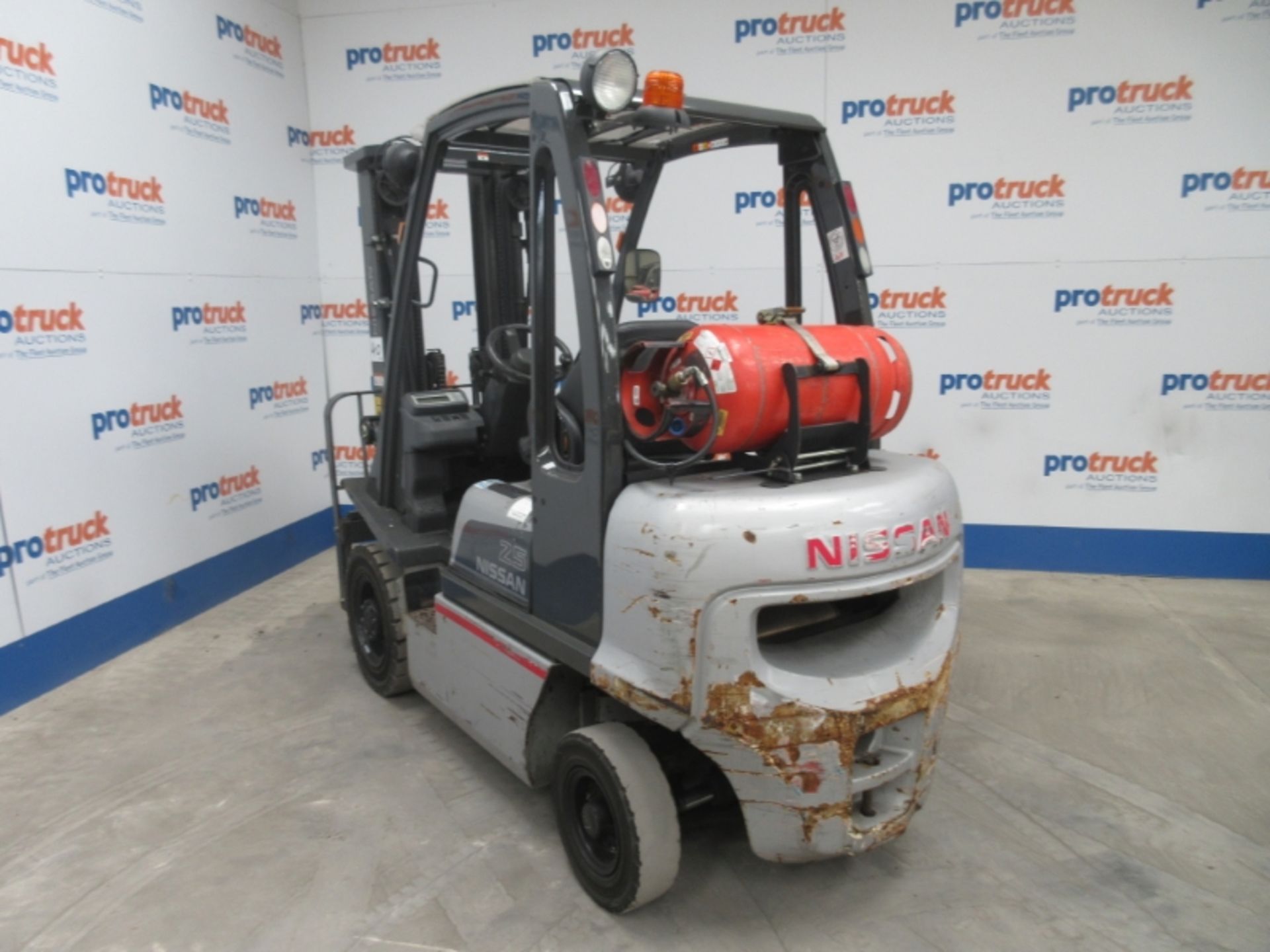 NISSAN U1D2A25LQ Plant LPG / CNG - VIN: U1D2E701341 - Year: 2011 - 3,217 Hours - Triplex Forklift, - Image 3 of 7