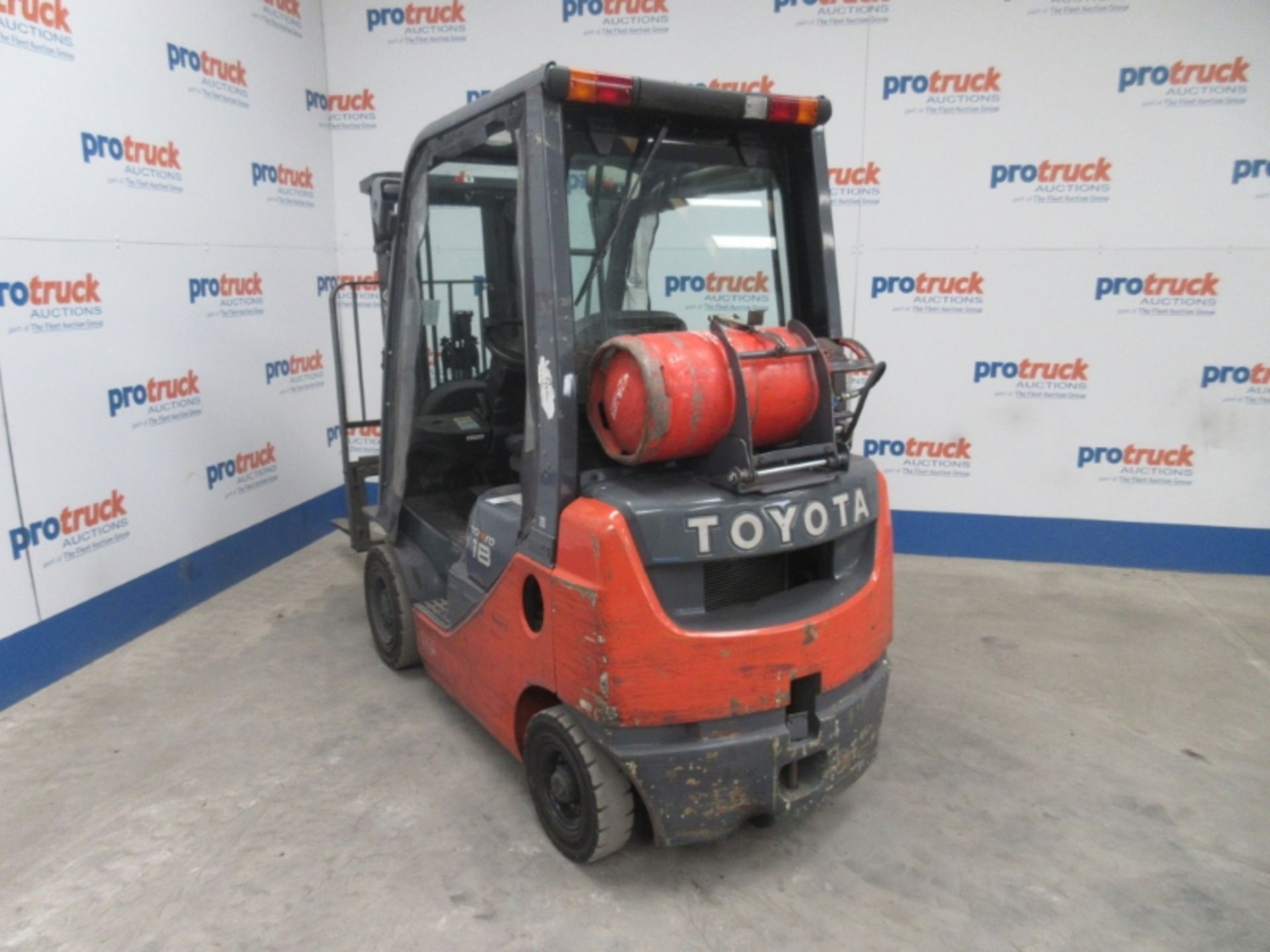 TOYOTA 02-8FGF18 Plant LPG / CNG - VIN: 8FGF18E61927 - Year: 2016 - 10,230 Hours - Triplex Forklift, - Image 3 of 7