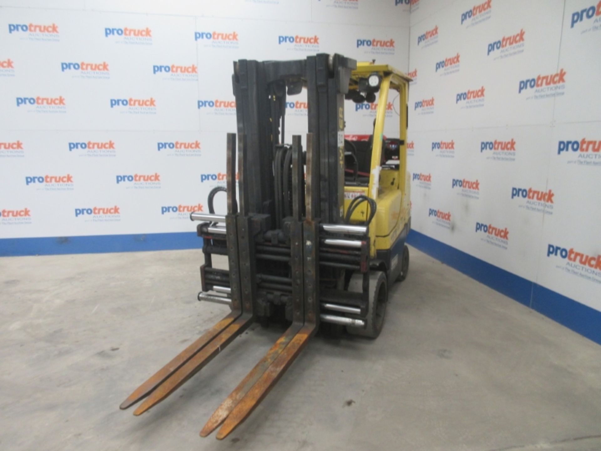 HYSTER S4.0FT Plant LPG / CNG - VIN: H004V02421L - Year: 2013 - 12,119 Hours - Triplex Forklift,