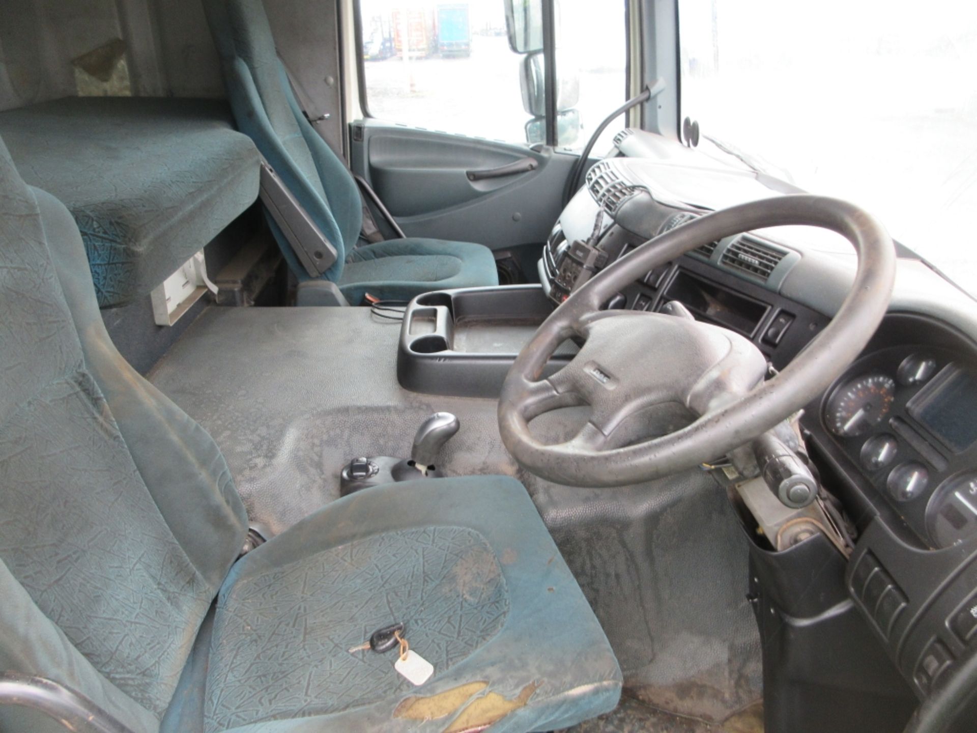 DAF TRUCKS FT CF 85.380 - 12580cc Space Cab Diesel Automatic - VIN: XLRTE85C0E694315 - Year: - Image 6 of 6