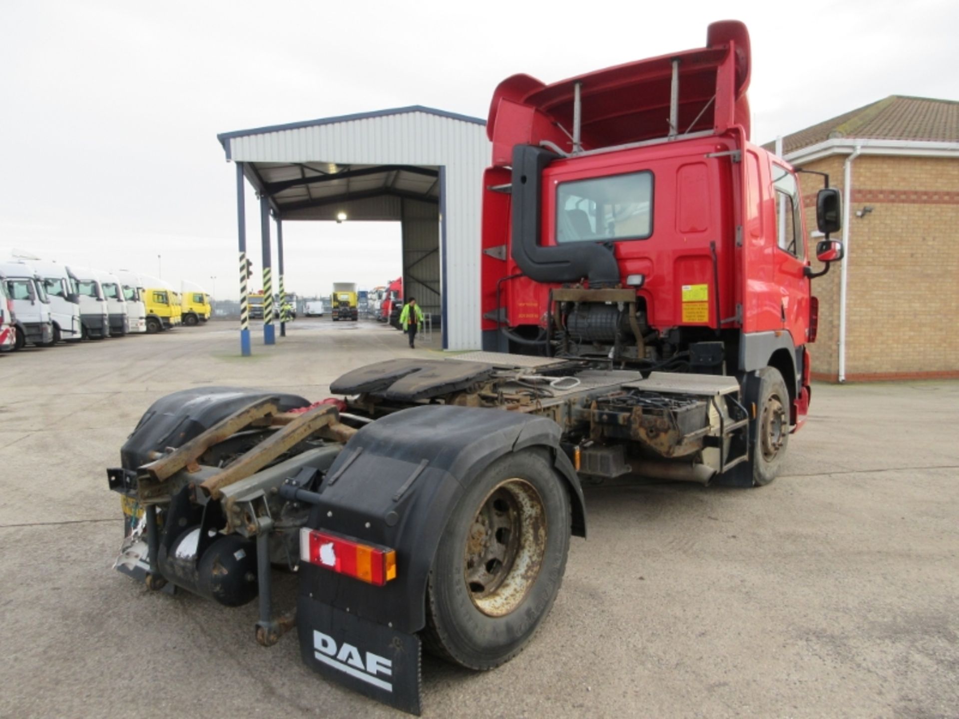 DAF TRUCKS CF 85.410 - 12900cc Sleeper Cab Diesel Automatic - VIN: XLRTE85MC0E794697 - Year: - Image 3 of 9