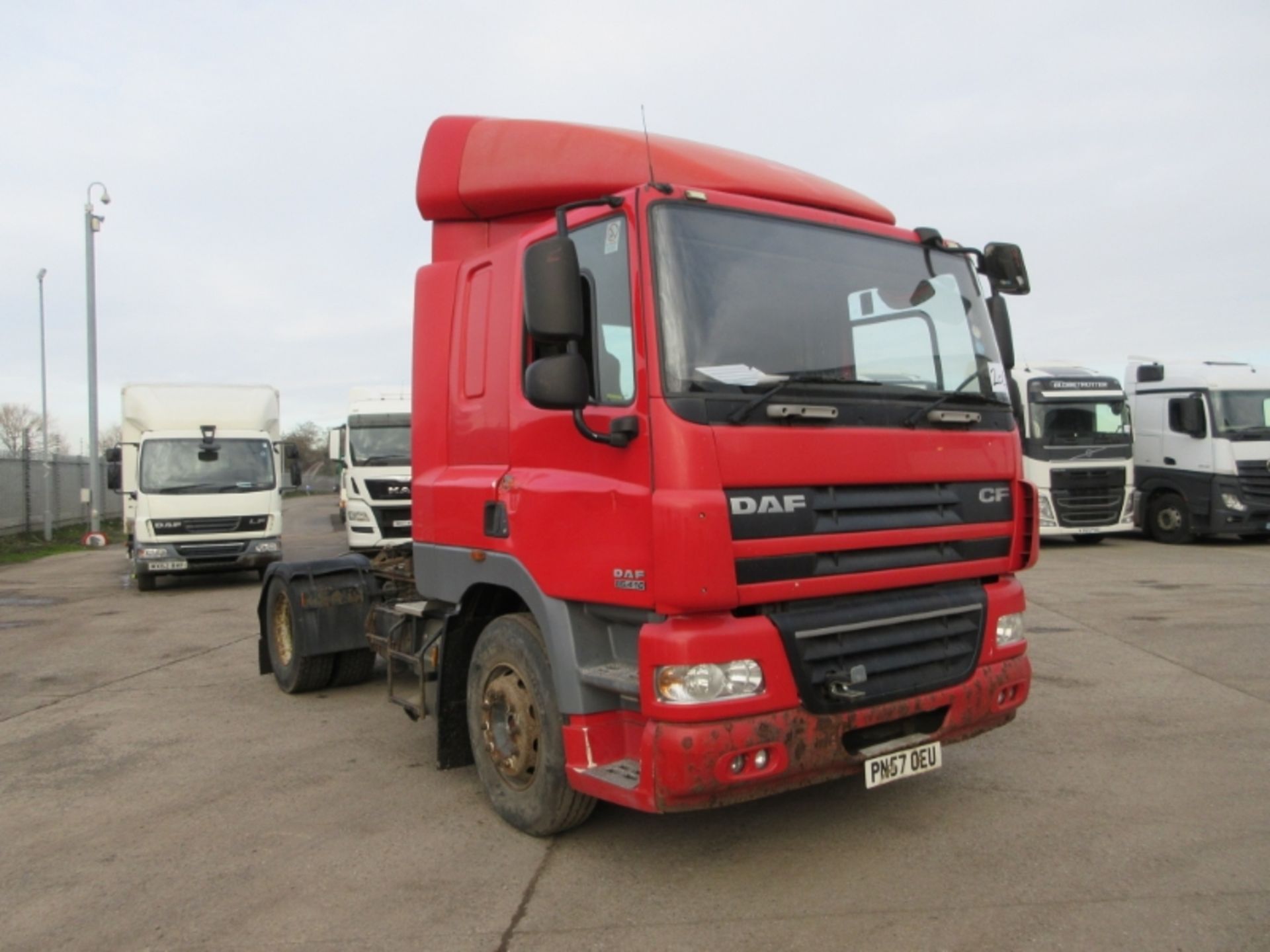 DAF TRUCKS CF 85.410 - 12900cc Sleeper Cab Diesel Automatic - VIN: XLRTE85MC0E794697 - Year: - Image 2 of 9