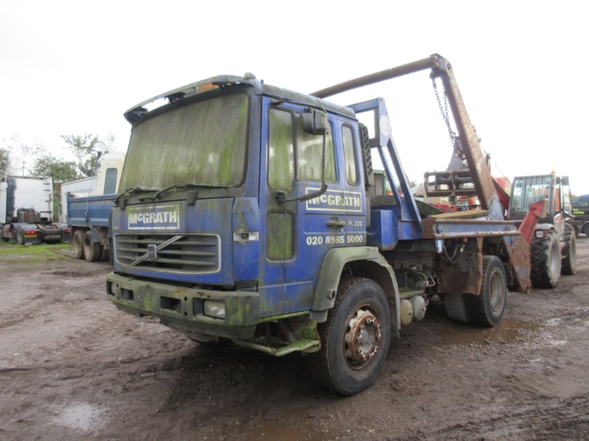 VOLVO FL 220 Day Cab Diesel - VIN: YV2E4CBA81B296270 - Year: 2001 - . km - 4x2 Skiploader **NON