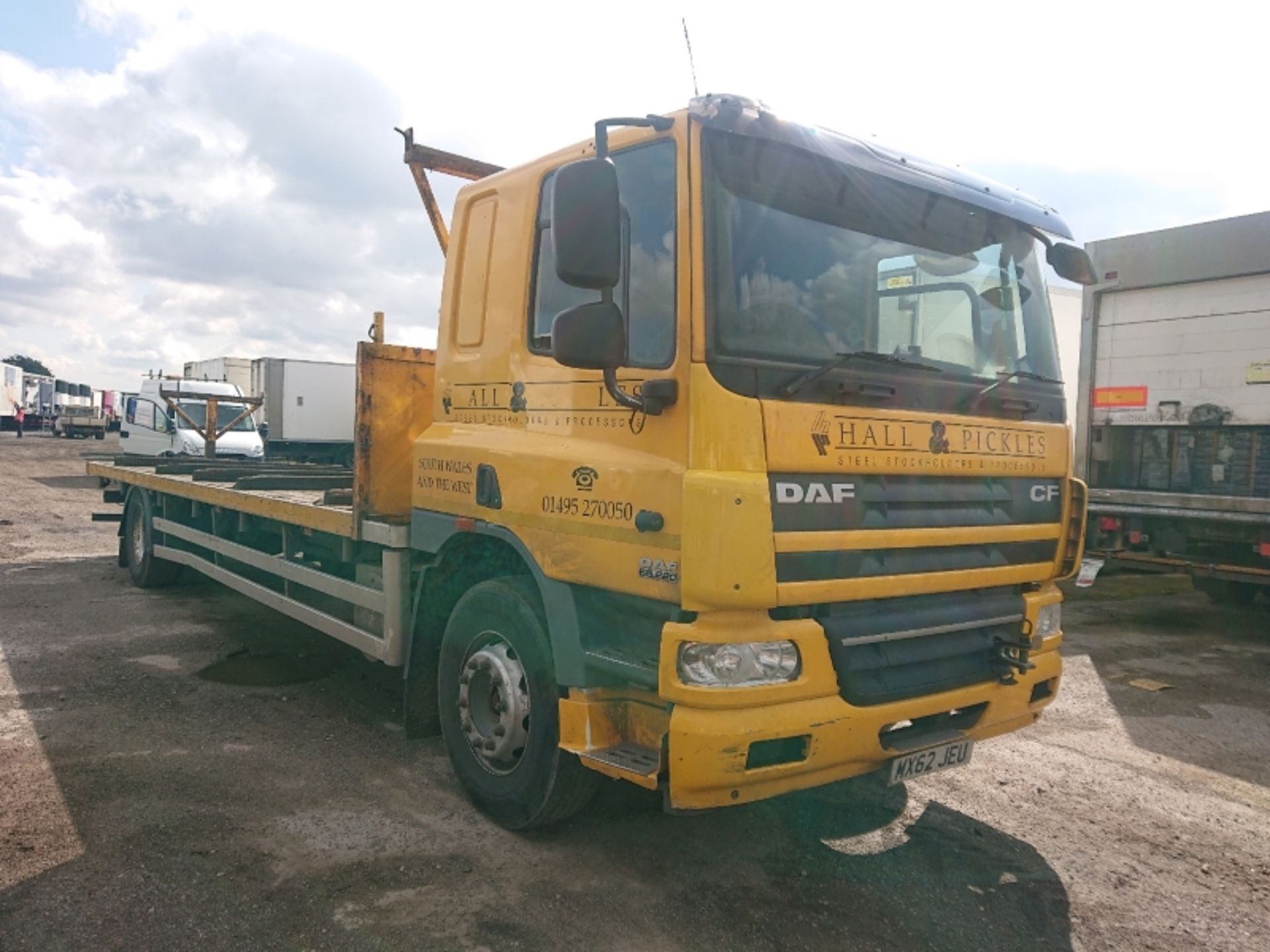 DAF TRUCKS CF 65.220 - 9200cc Sleeper Cab Diesel - VIN: XLRAE65GC0E963732 - Year: 2012 - 401,000 - Image 2 of 7