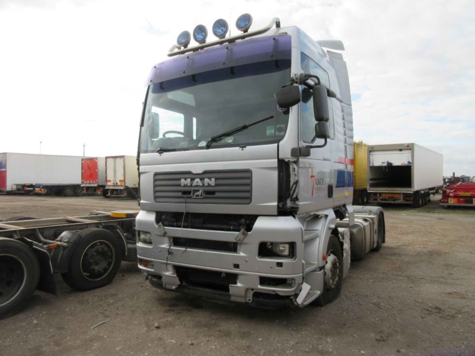 MAN TGA 18.440 - 10518cc XLX Cab Diesel Automatic - VIN: WMAH06ZZ97W081713 - Year: 2006 - no display