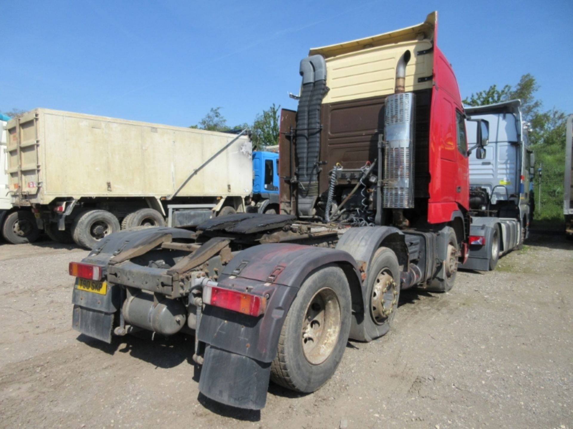 VOLVO FH 460 - 12130cc Globetrotter XL Diesel Automatic - VIN: YV2A4CEC64A589378 - Year: 2004 - NO - Image 3 of 8