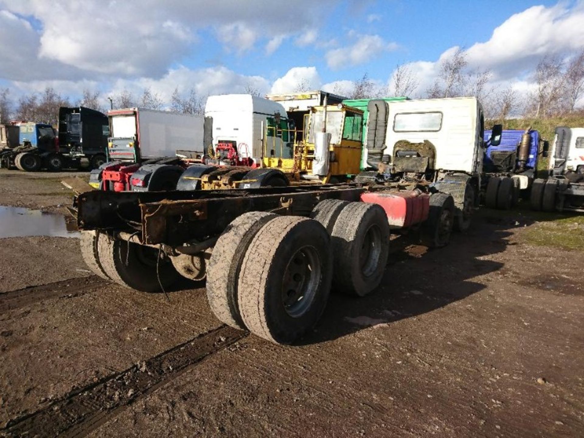 VOLVO FM 12 340 - 12130cc Day Cab Diesel - VIN: YV2J4DPG01A535379 - Year: 2001 - 374,000 km - 8x4 - Image 3 of 7