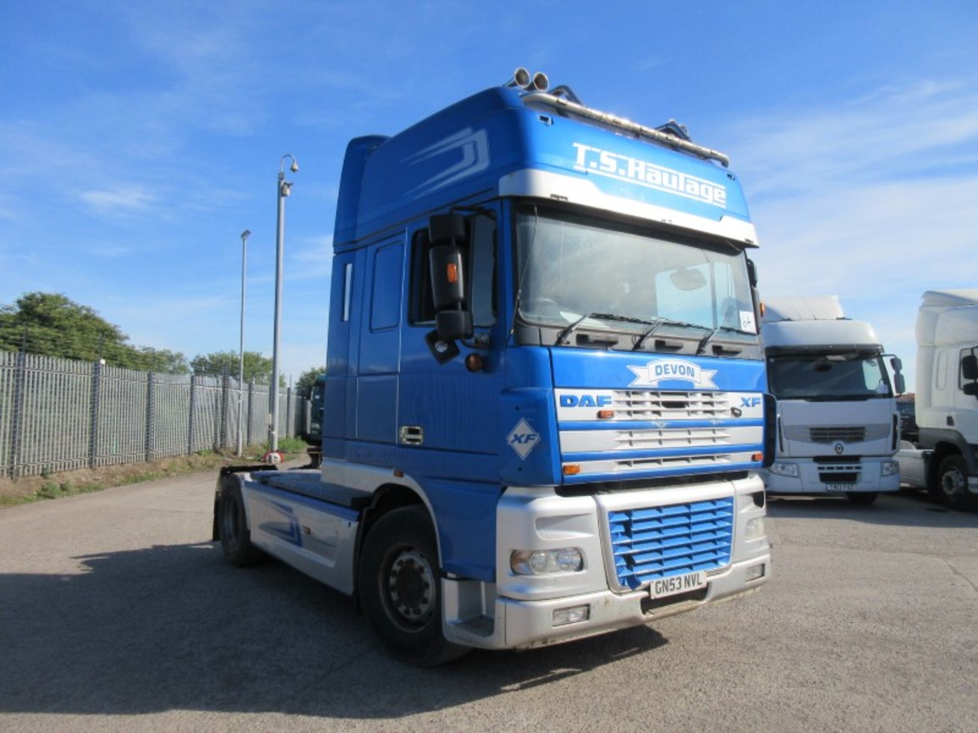 DAF TRUCKS FT XF95.530 Superspace Cab Diesel - VIN: XLRTE47XS0E626792 - Year: 2003 - NO TACHO km - - Image 2 of 6