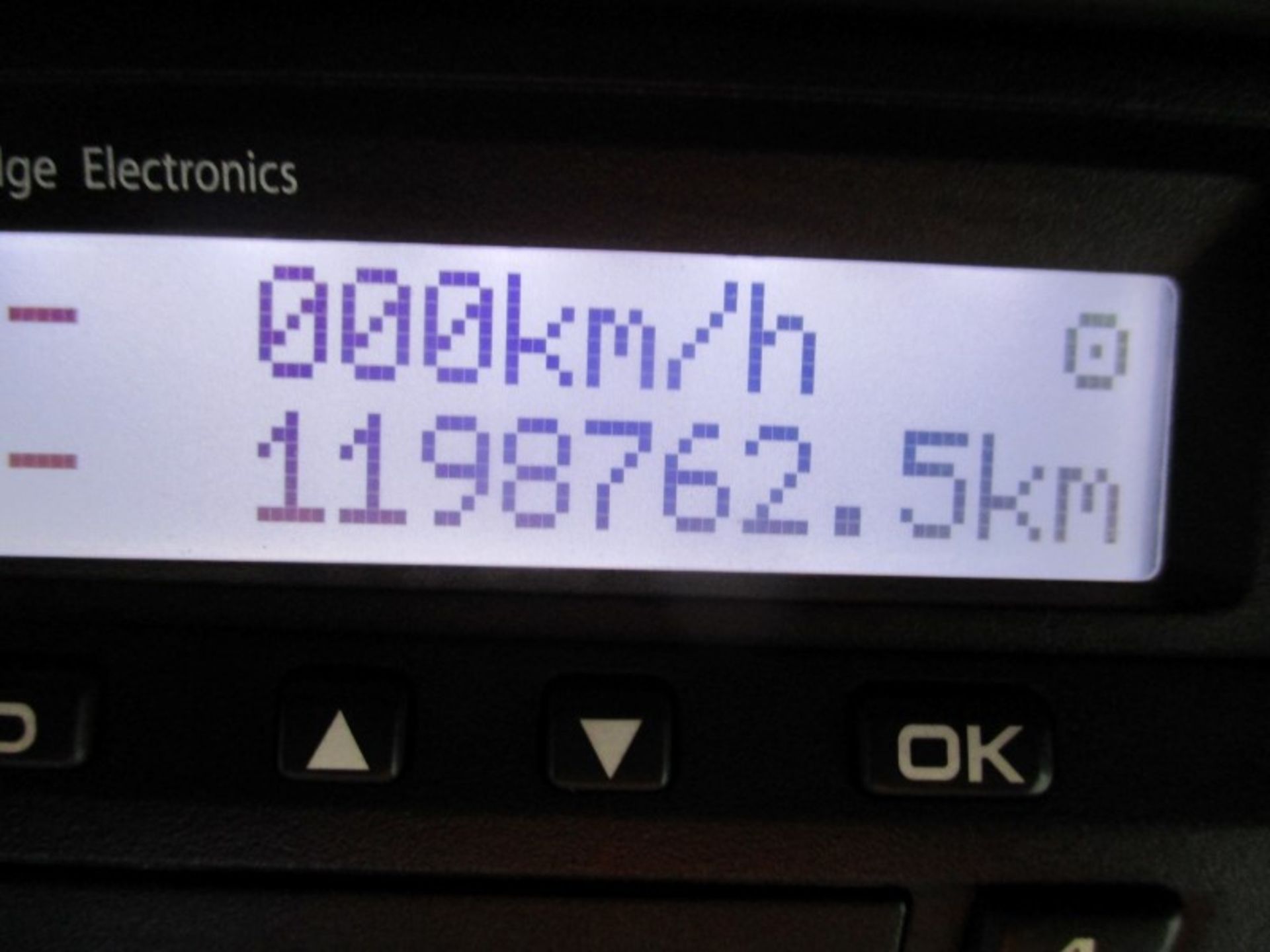 VOLVO FM 340 - 9364cc Globetrotter Diesel - VIN: YV2JHV0A06B426261 - Year: 2006 - 1,198,000 km - 4x2 - Image 8 of 9