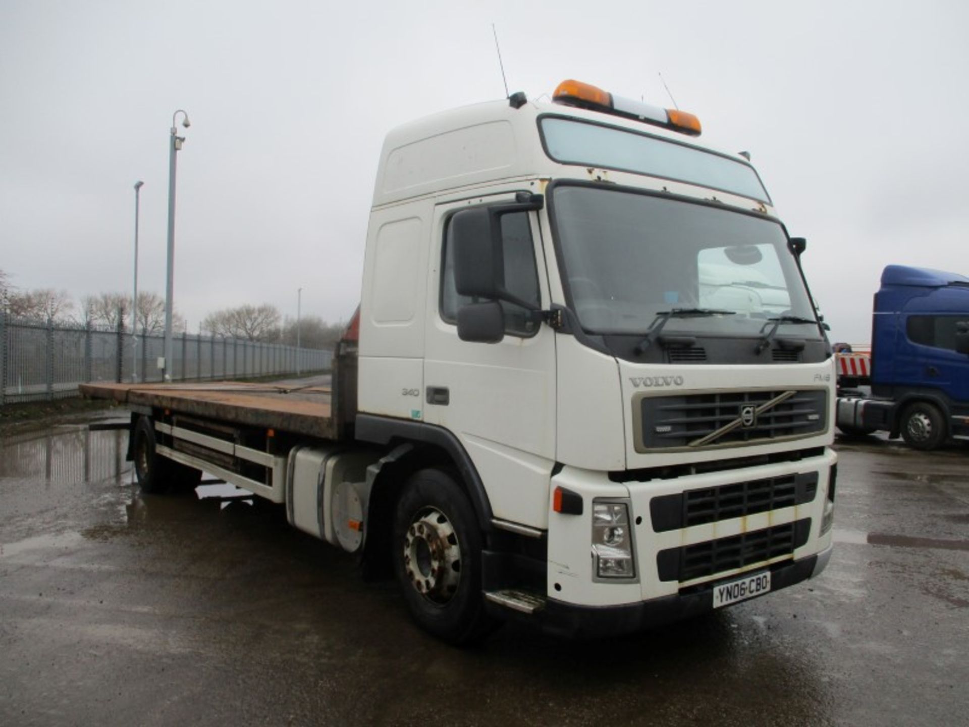 VOLVO FM 340 - 9364cc Globetrotter Diesel - VIN: YV2JHV0A06B426261 - Year: 2006 - 1,198,000 km - 4x2 - Image 2 of 9