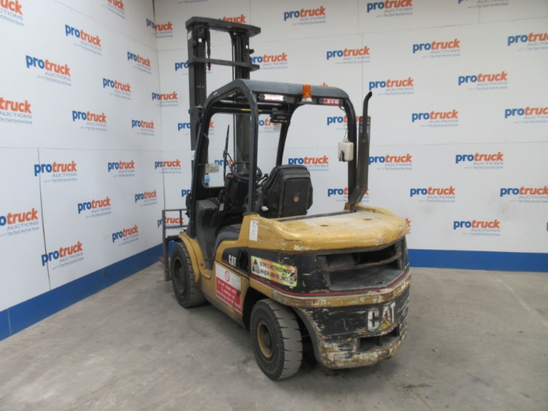 CATERPILLAR DP35N Plant Diesel - VIN: ET14E50233 - Year: 2005 - 7,454 Hours - Duplex Forklift, - Image 3 of 7