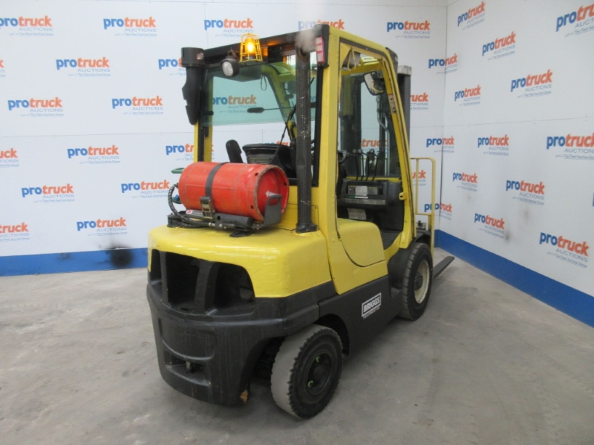 HYSTER H3.0FT Plant LPG / CNG - VIN: L177B34108J - Year: 2011 - 6,730 Hours - Triplex 4.6M Forklift, - Image 4 of 7