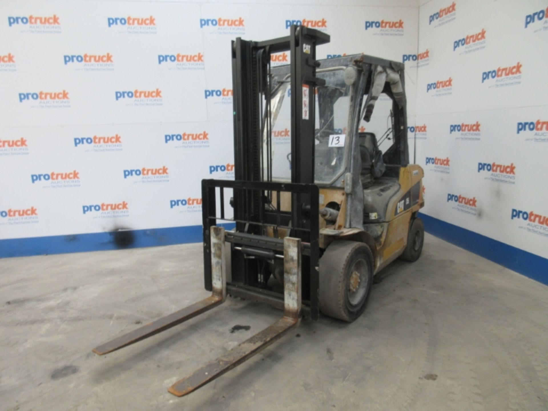 CATERPILLAR DP35N Plant Diesel - VIN: ET14E53242 - Year: 2011 - 6,725 Hours - Duplex Forklift,