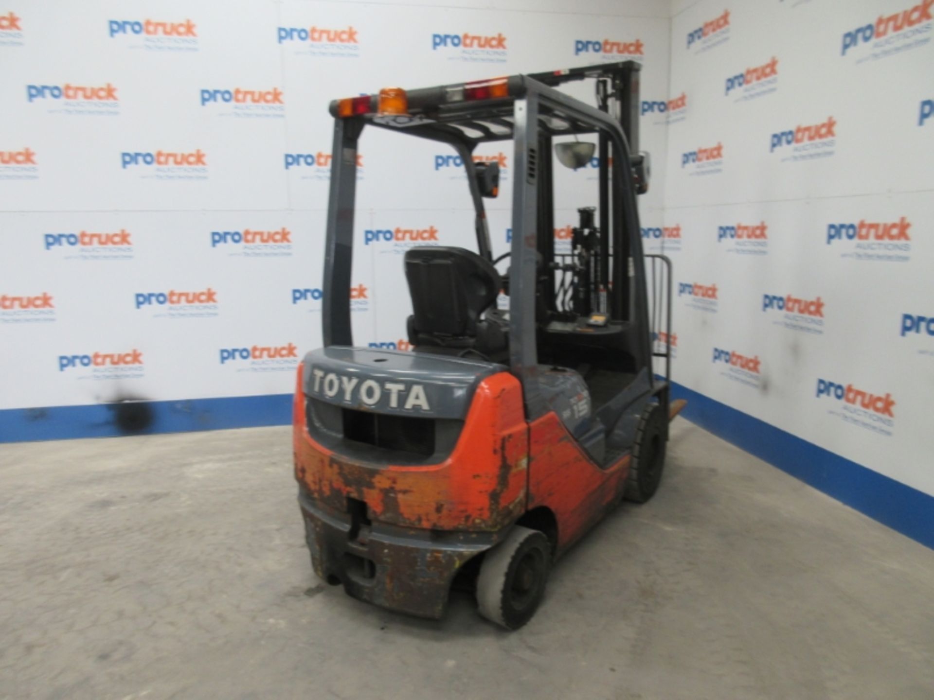 TOYOTA 02-8FDF15 Plant Diesel - VIN: 8FDF18E40538 - Year: 2014 - 8,058 Hours - Duplex 3.7M Forklift, - Image 4 of 7