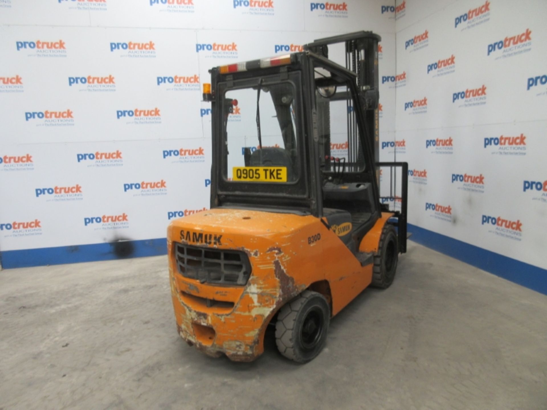 SAMUK B30D XW33M Plant Diesel - VIN: 100420143 - Year: 2010 - 5,142 Hours - Duplex 3.3M Forklift, - Image 4 of 7