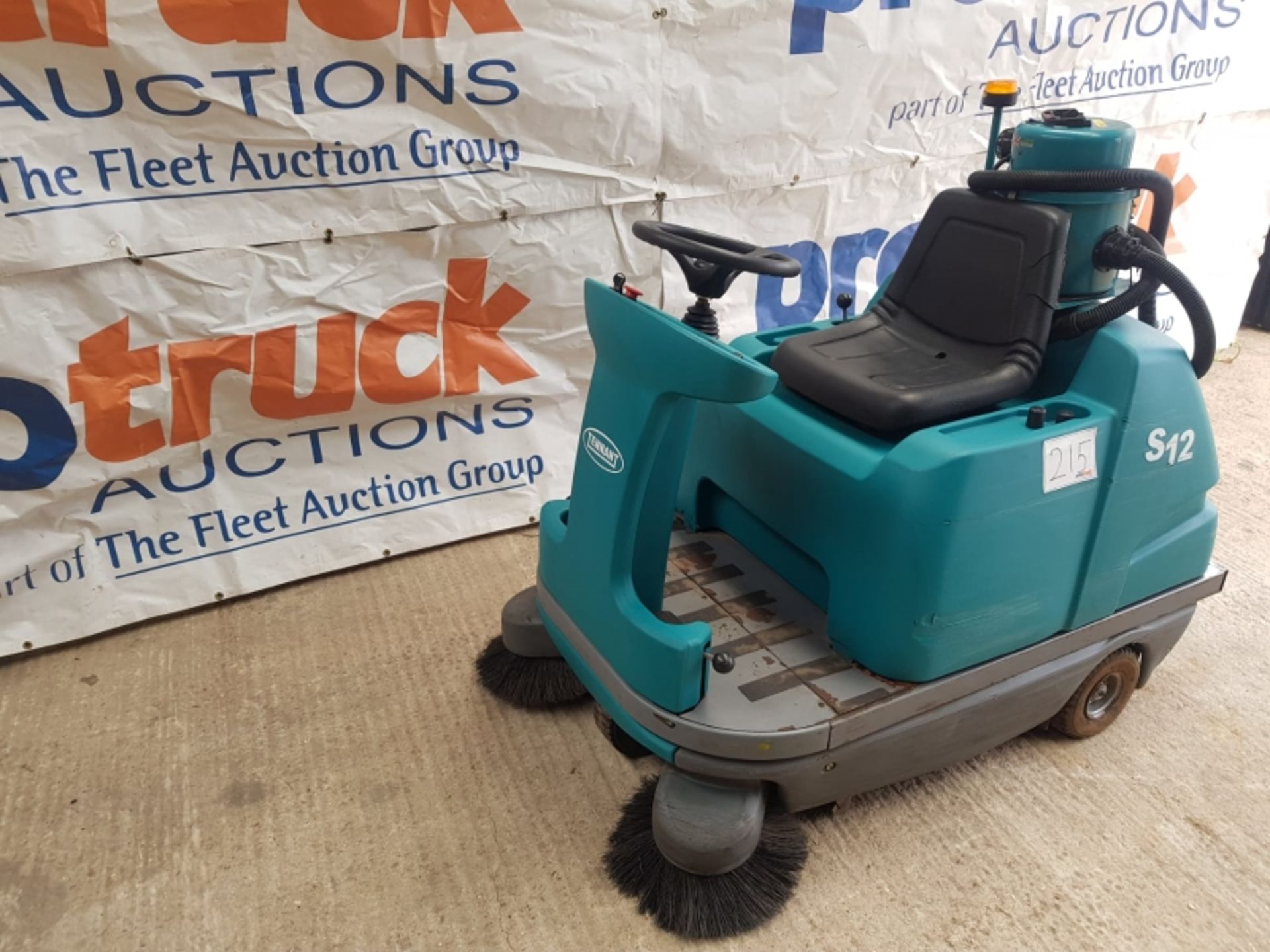 TENNANT S12 Plant Electric - VIN: S120001733 - Year: 2009 - 133 Hours - Ride On Sweeper, R.D - Image 2 of 6