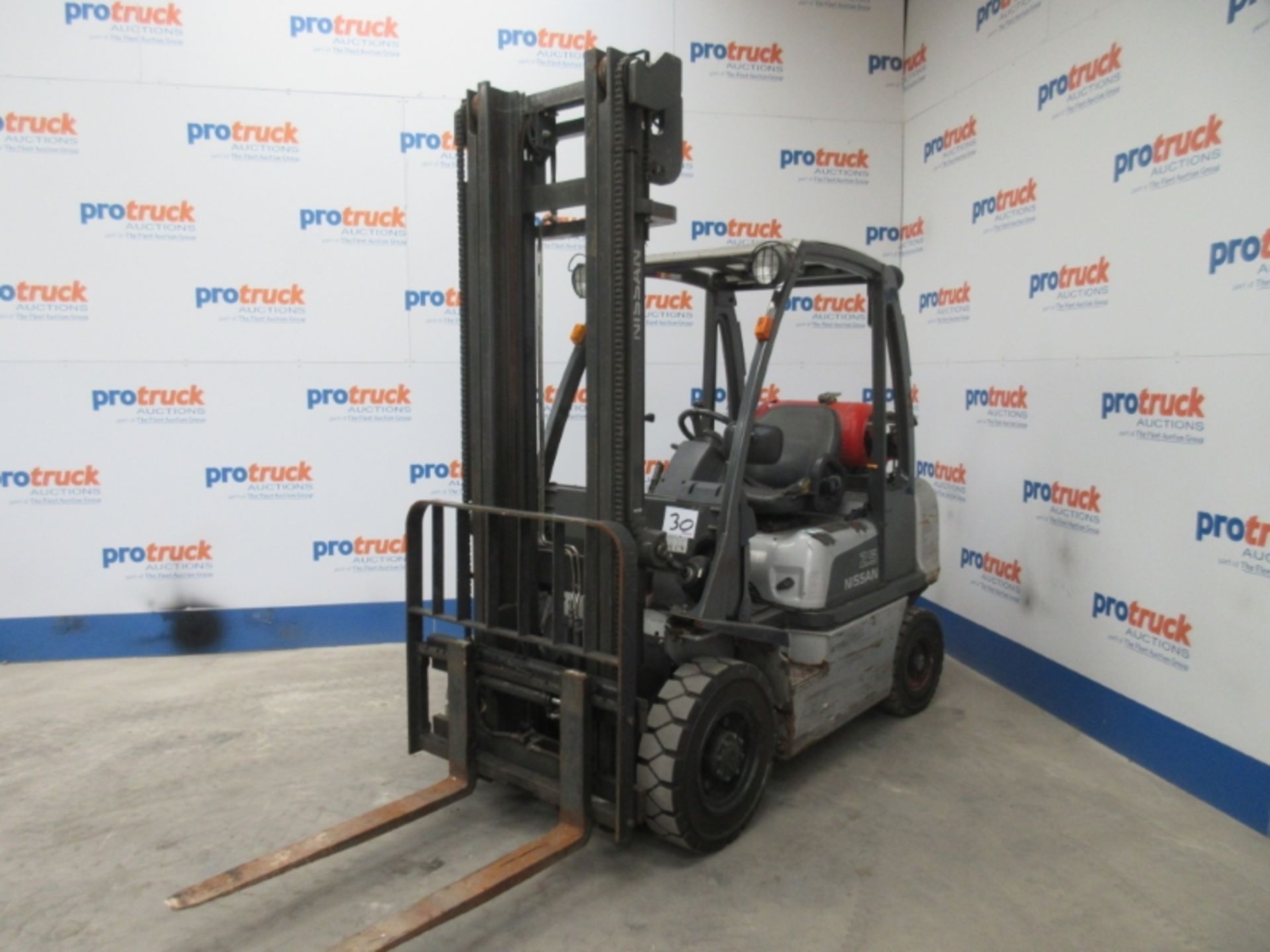 NISSAN U1D2A25LQ Plant LPG / CNG - VIN: E700990 - 10,005 Hours - Duplex 4M Forklift, Sideshift, R.