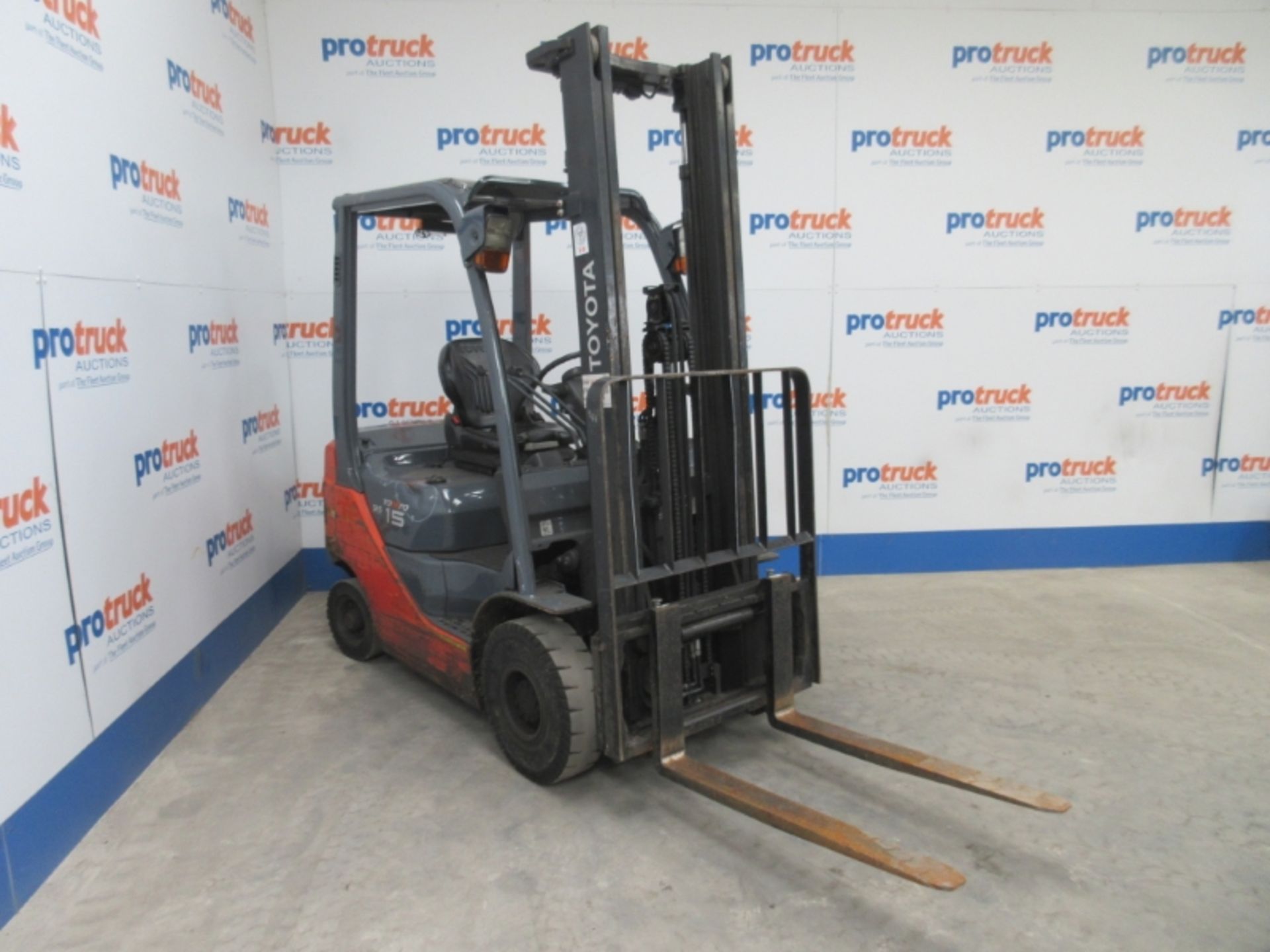 TOYOTA 02-8FDF15 Plant Diesel - VIN: 8FDF18E40538 - Year: 2014 - 8,058 Hours - Duplex 3.7M Forklift, - Image 2 of 7