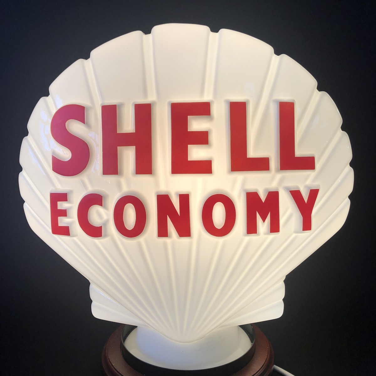 A Shell Economy glass petrol pump globe, in exceptional condition, made by Hailware, fully stamped - Image 2 of 4