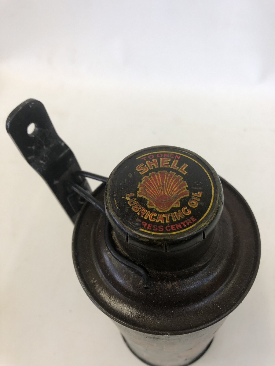 A Shell Gear Oil cylindrical quart can with original cap on bulkhead bracket. - Image 3 of 3