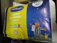 Silentnight Cooler Summer duvet, single 4.5Tog, new and packaged.
