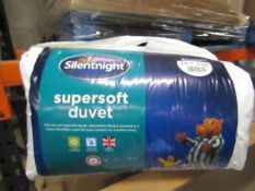 Pallet of 32x Silentnight Supersoft Duvet, Kingsize, 10.5 Tog, brand new and packaged. RRP £24.99