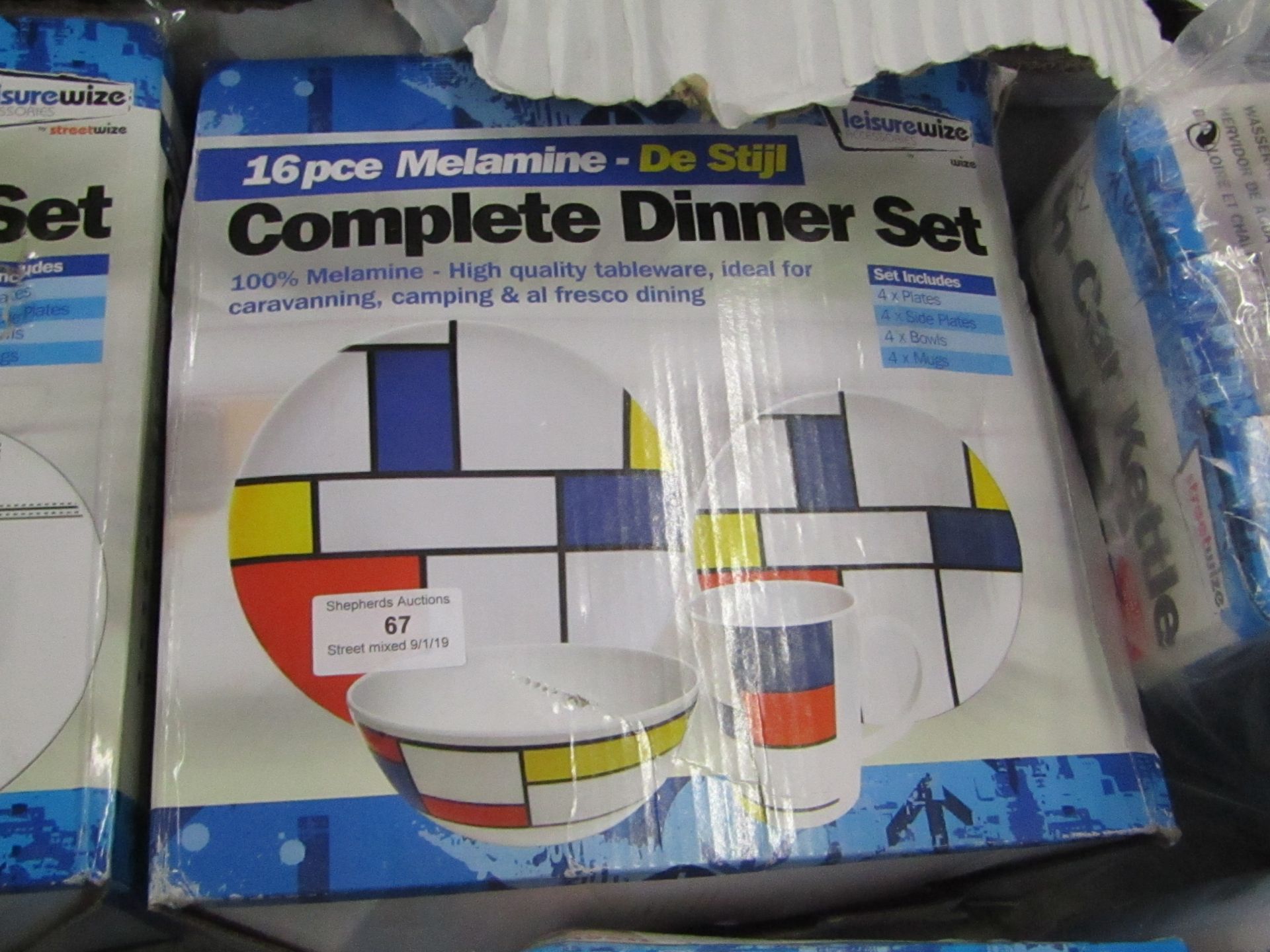 16pc Melamine - De stijl dinner set. Unchecked & boxed.