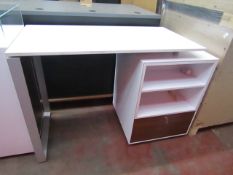 Large promotional desk with lockable draw (size: H- 87cm W- 135cm D- 60cm, RRP £1,060.07, this