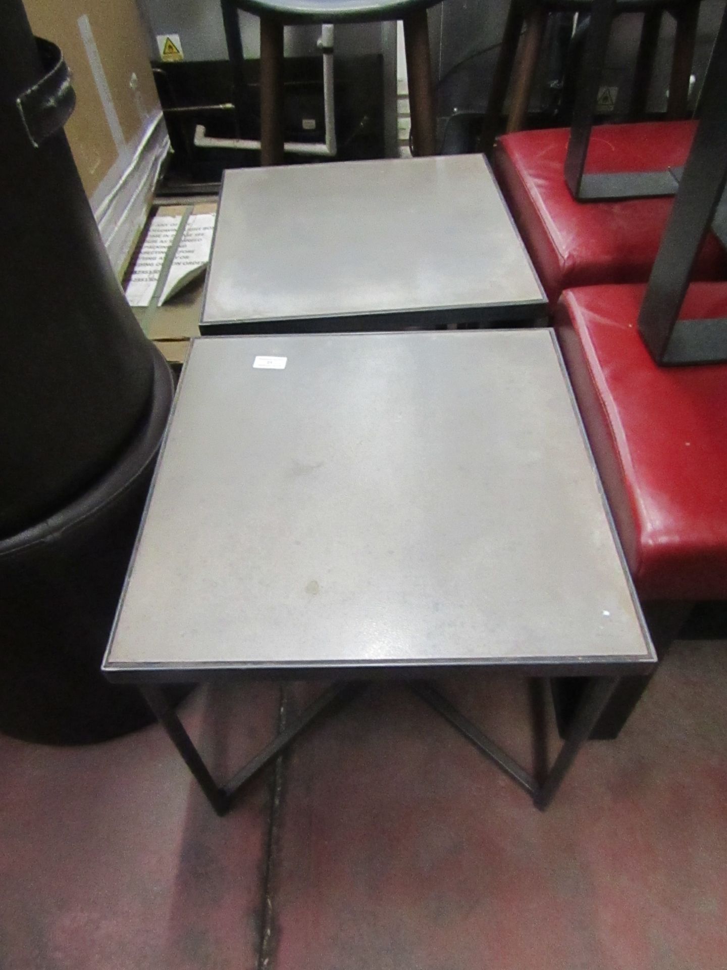 2x Small tables