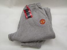 Manchester United Jogging Pants age 14-15  new with tags