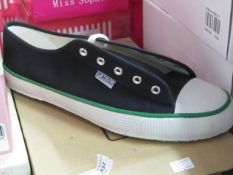 Mens Plimsoll Pumps size 44 new & boxed
