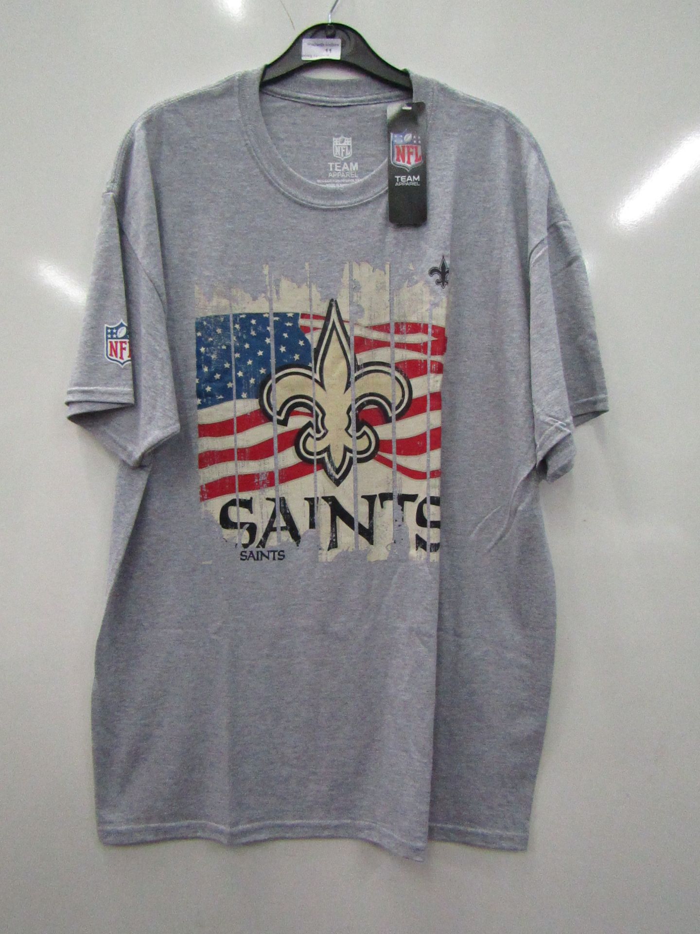 Official Merchandise NFL Saints T shirt Size L new with tags
