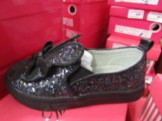 Miss Sophia Girls Black shoe with sequence  design on the main body of the shoe also bow on front