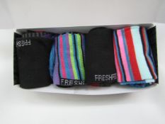 4 X Pairs of Men's Socks size 7-11 new & boxed,( please note the colour & design may vary from