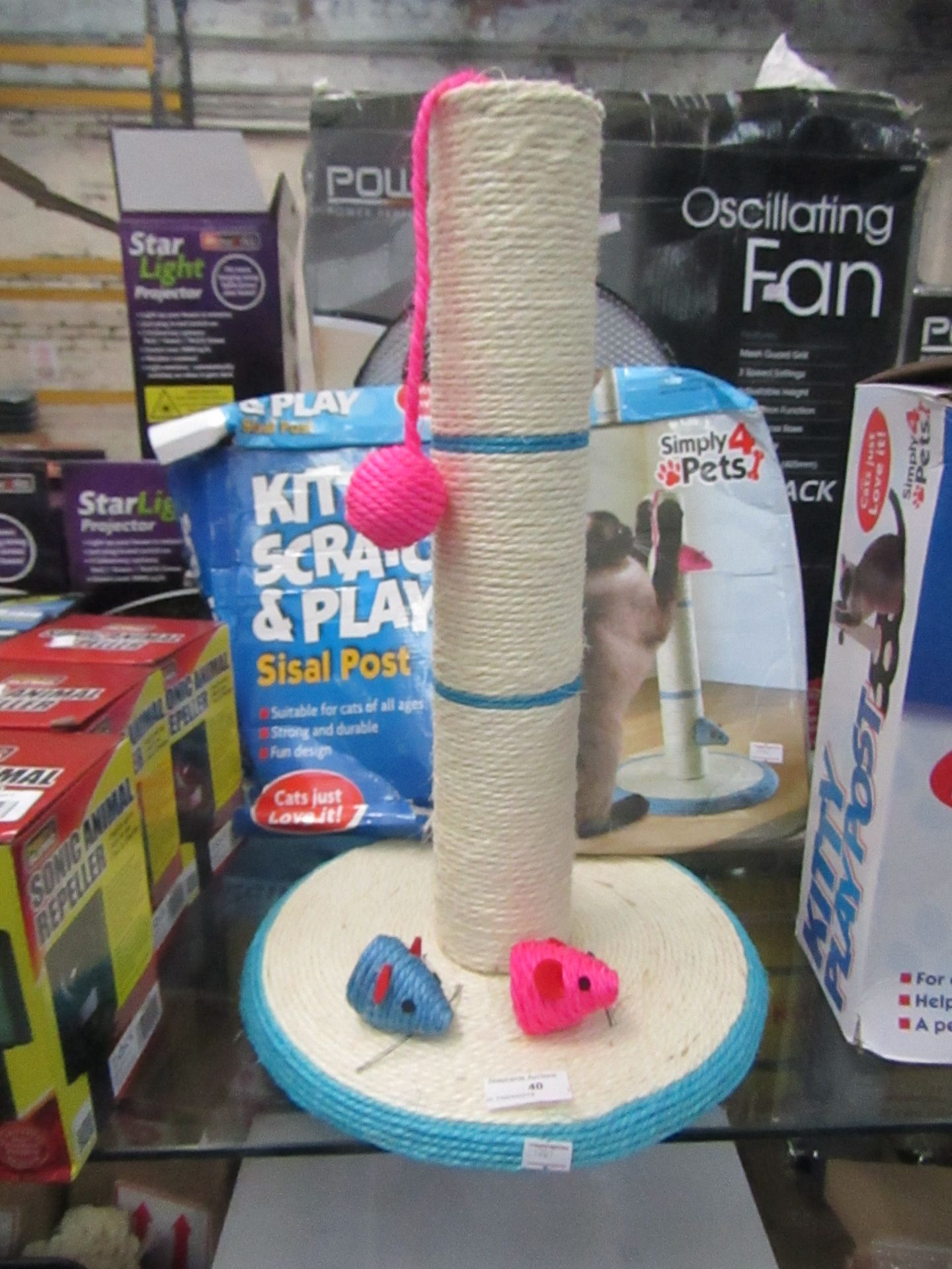 Kitty Play Post looks unused boxed