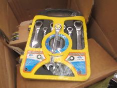 Oulima Tools Sete of 7 combination ratchet spanners, new in carry case.
