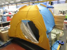 4 Man Quick easy Up Tent, new in carry bag, please note the colour of the tent may differ to the