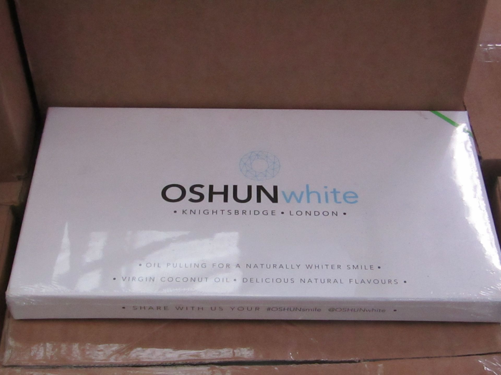 20x Oshun White crushed lime flavoured teeth whitening kits, all new and boxed.