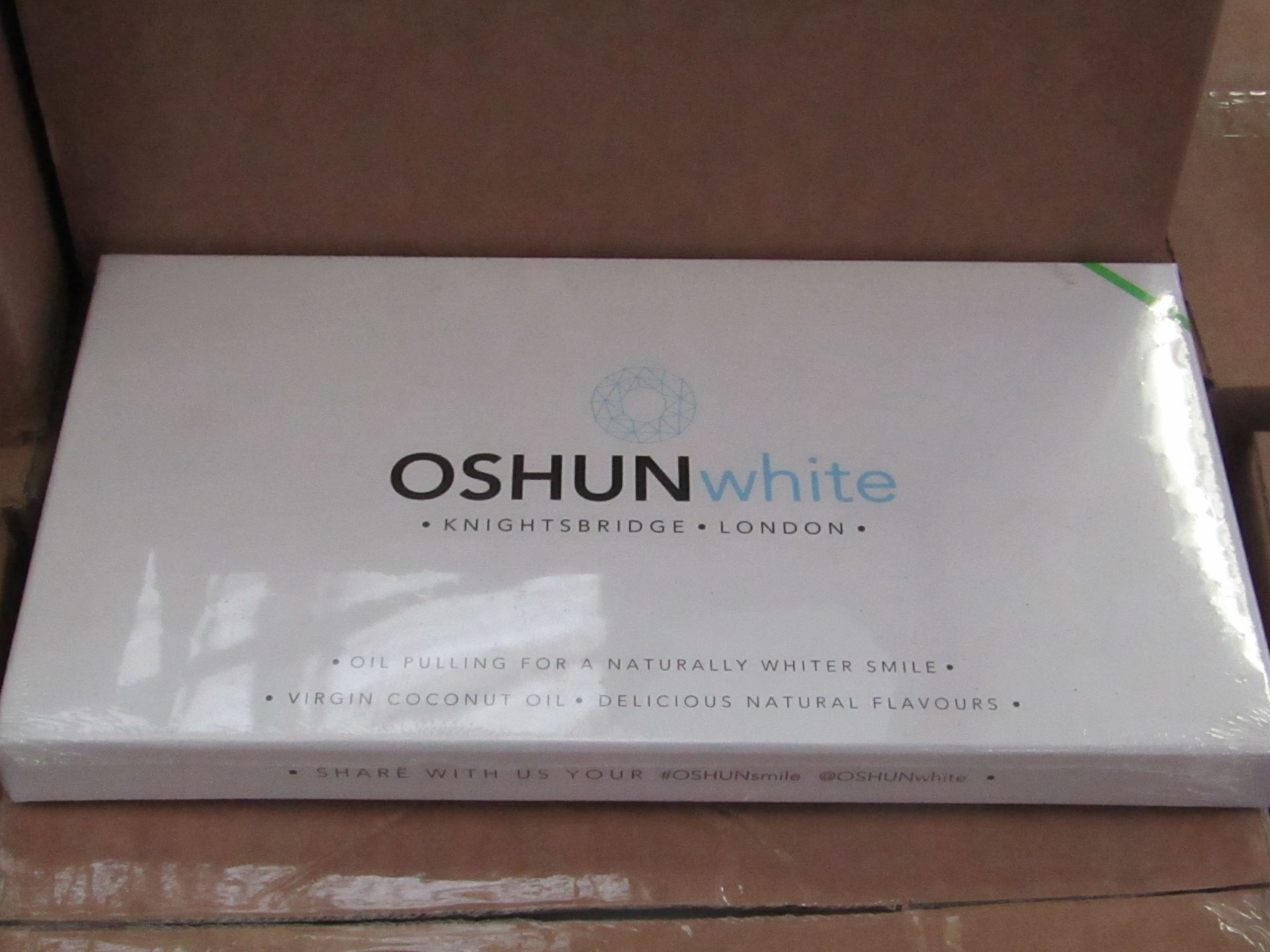 20x Oshun White crushed lime flavoured teeth whitening kits, all new and boxed.