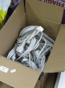 Approx 30x Apple power cables, euro plugs, all untested.