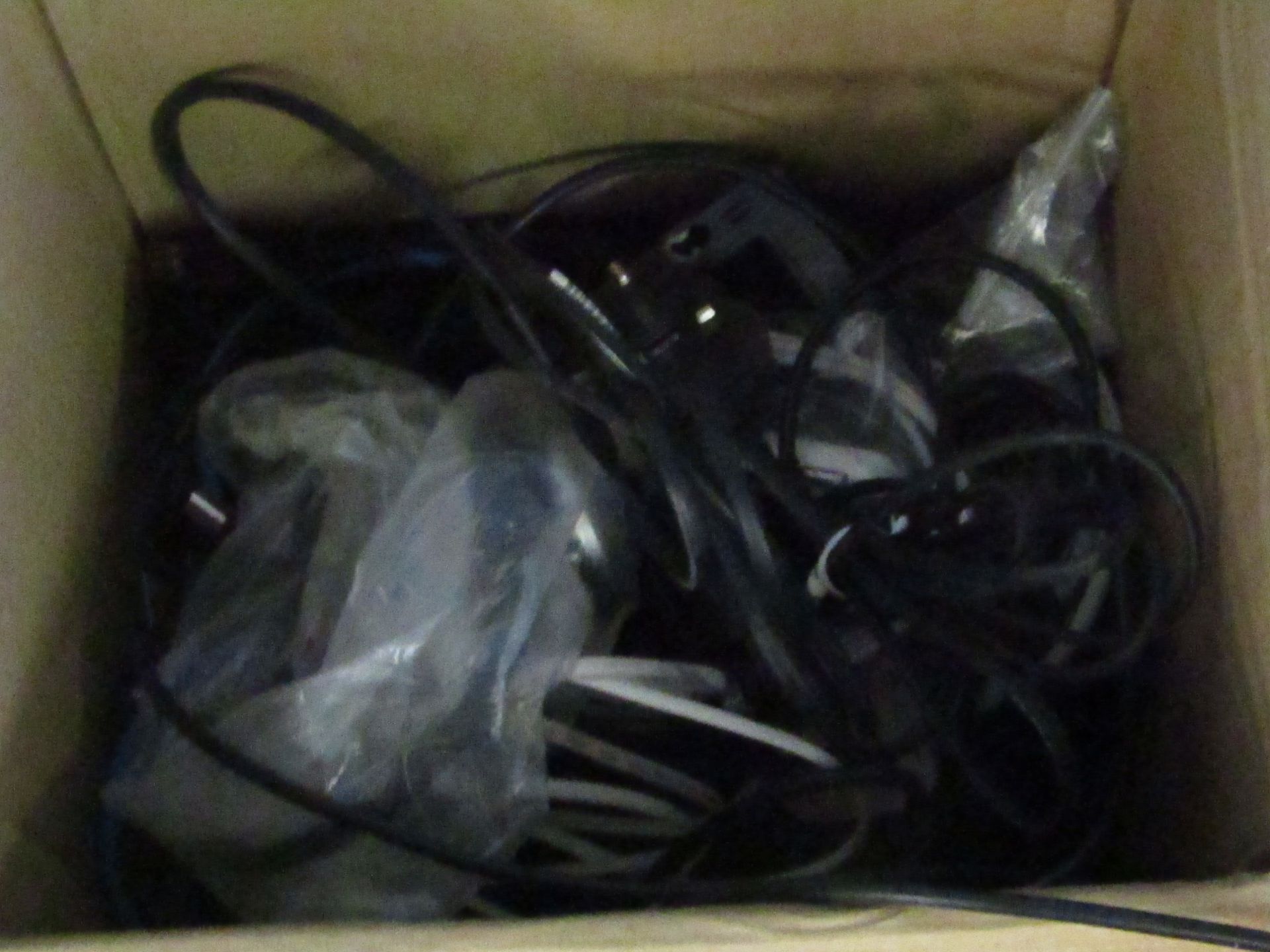 Approx 12x various cables such as USB, power cables and more.