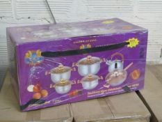 Original Elegance collection kitchen set, includes 4 pans with lids, a Saute Pan with lid and a